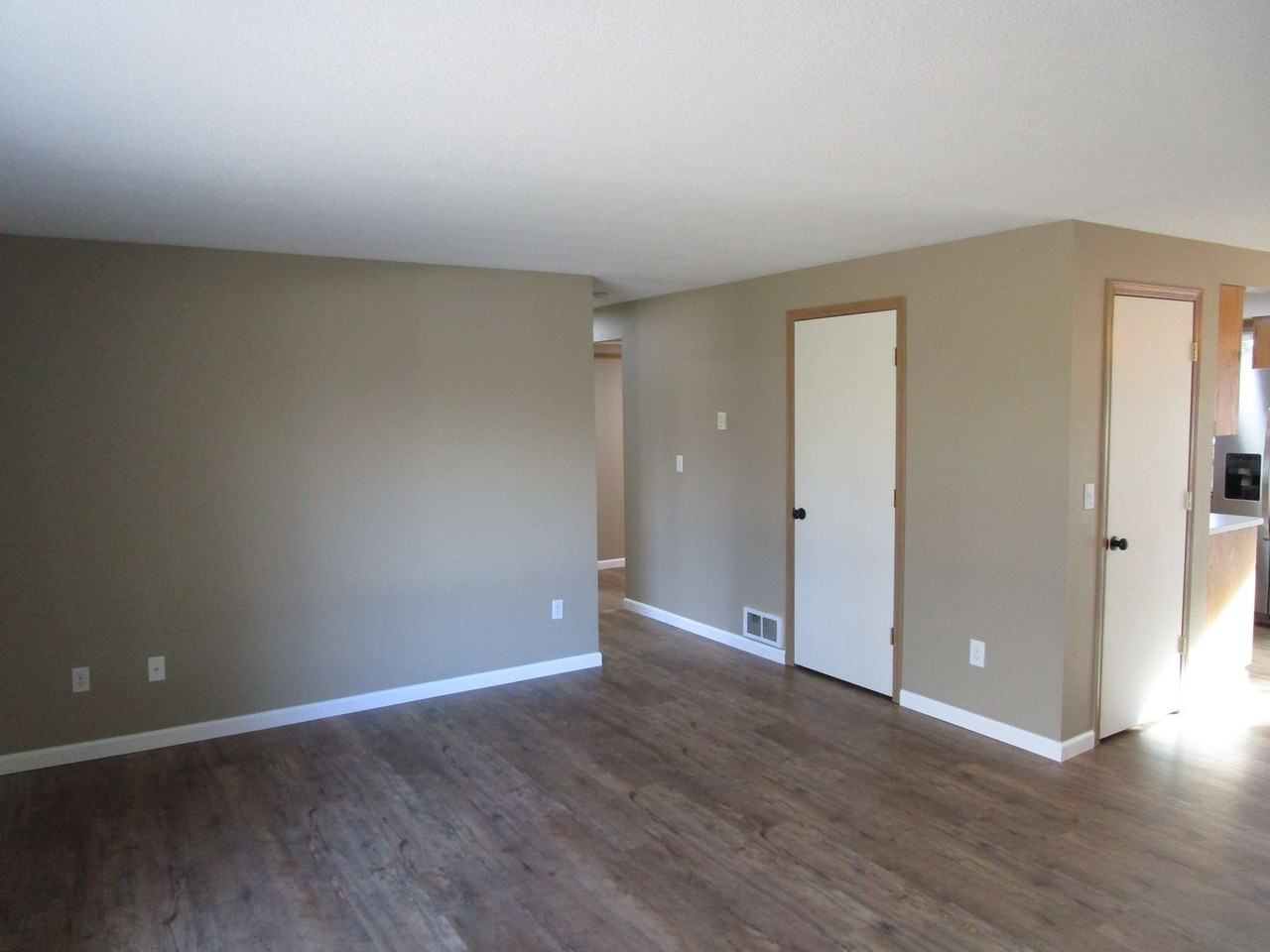 5314 Southeast Jerry Drive - Photo 2 of 16