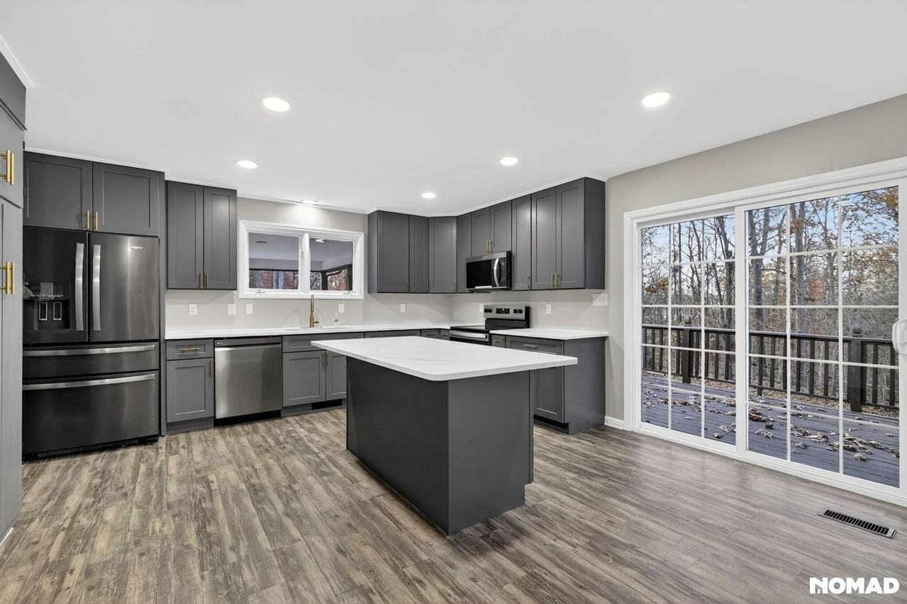 1142 Kendall Mill Rd - Photo 2 of 15