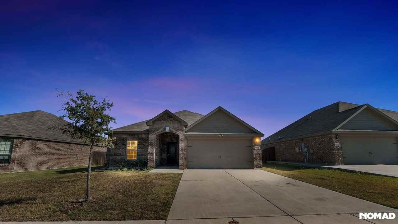 1829 Tyne Way - Photo 3 of 32