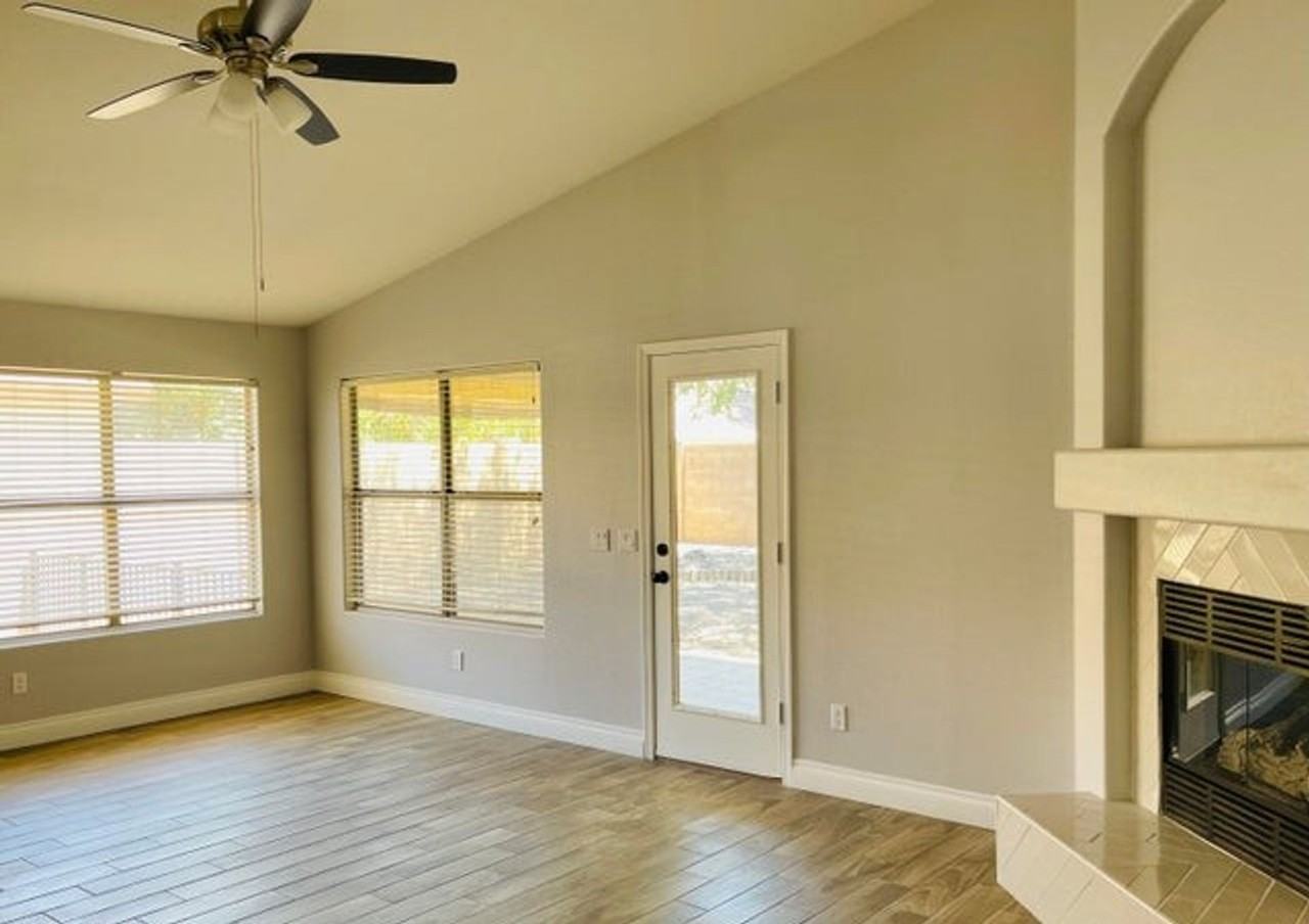 12817 W Alvarado Rd - Photo 5 of 16