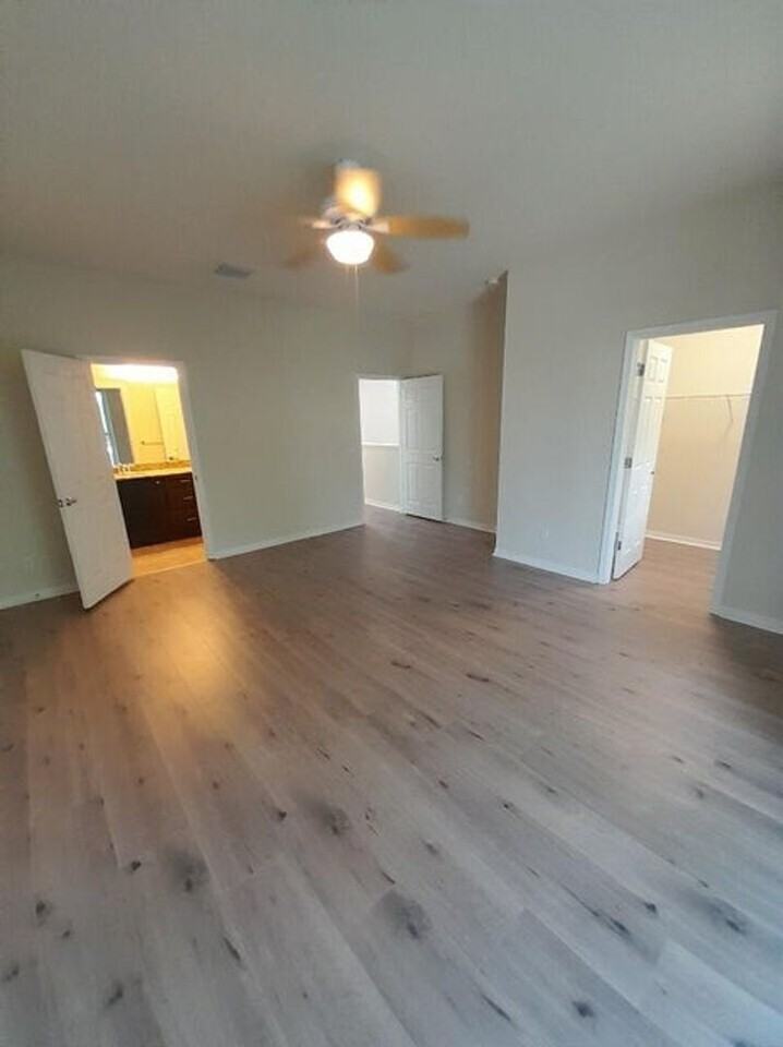 2812 North Bismark Lane