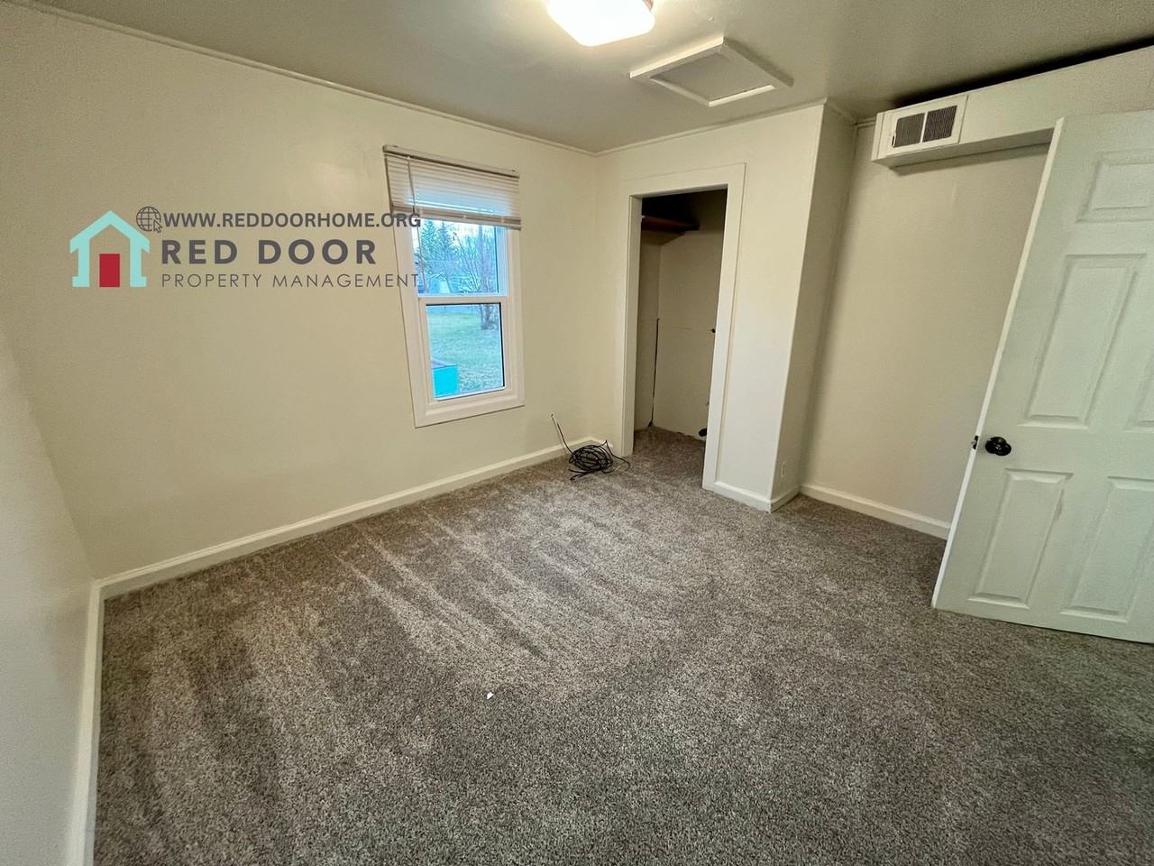 1500 5th Avenue Northwest - Photo 3 of 9