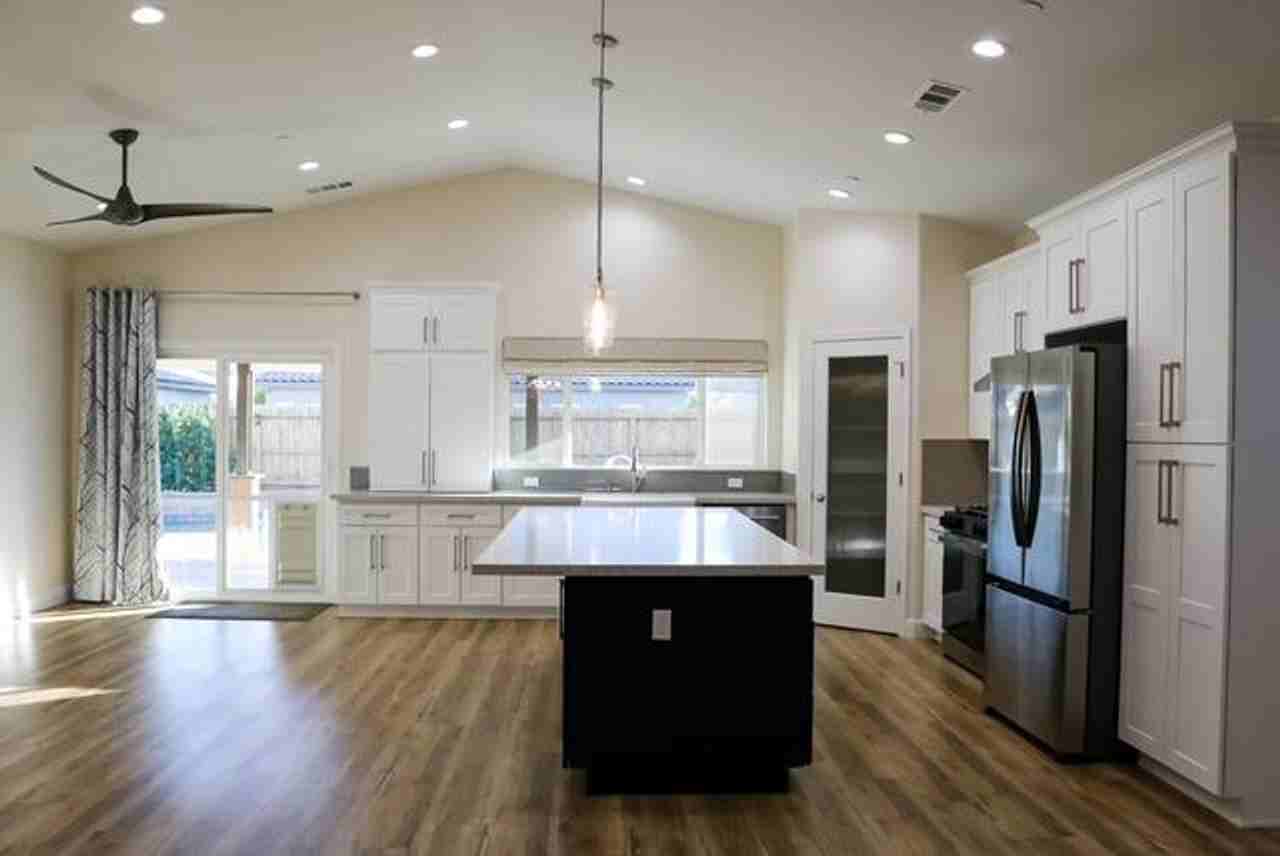 729 Castellina St - Photo 6 of 37