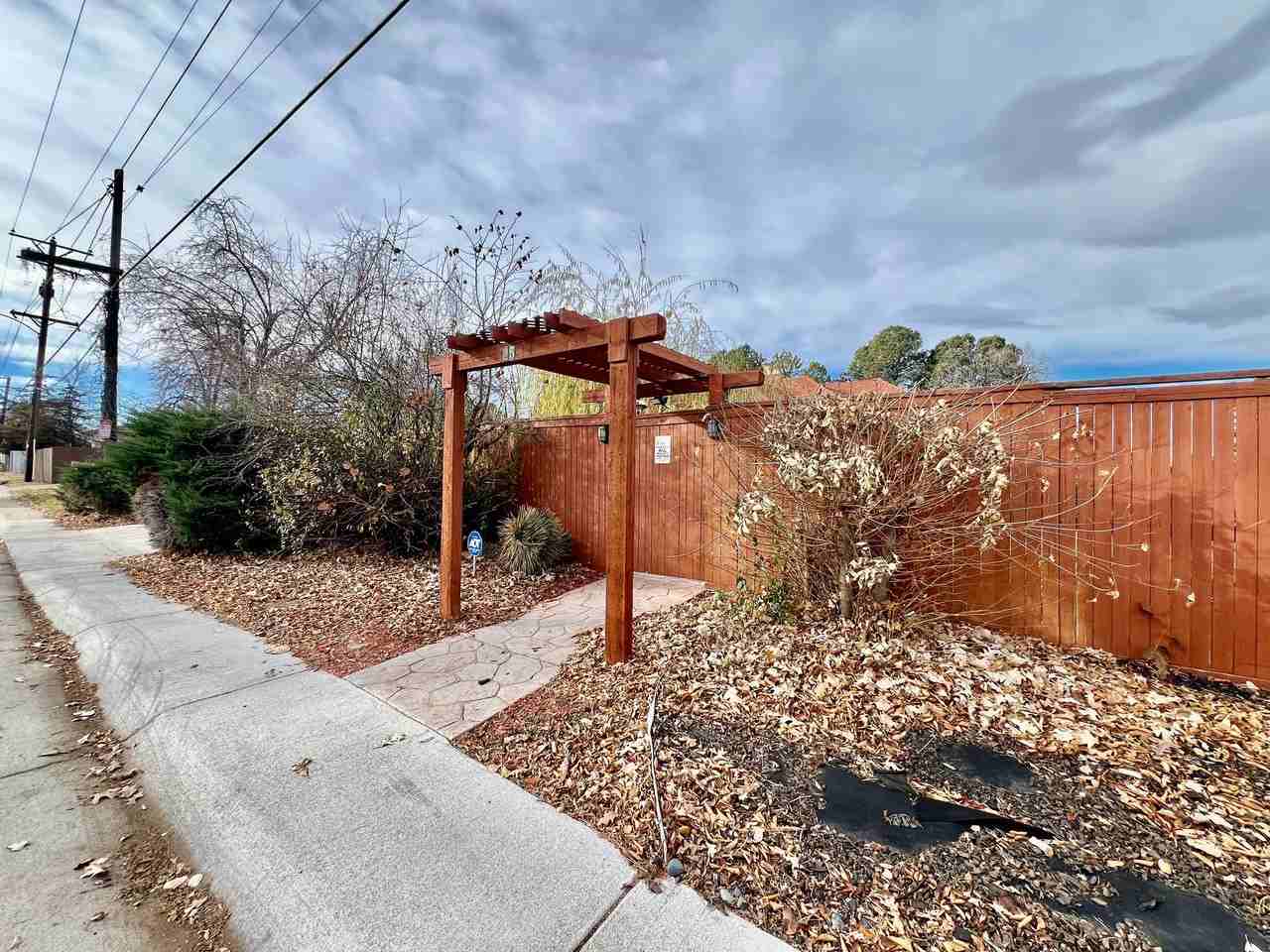 Beautiful shared home in Park Hill - Photo 4 of 15