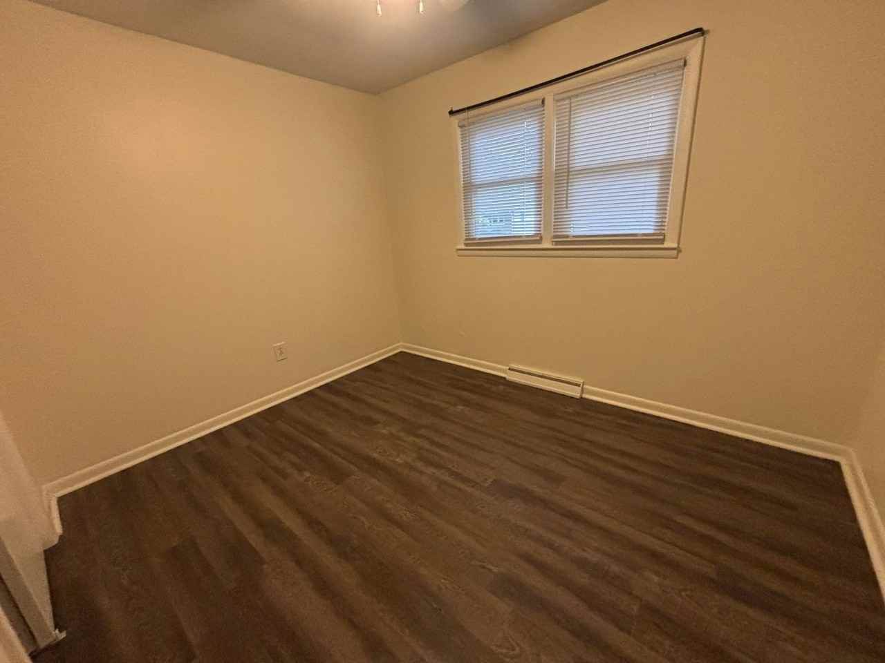 1010 Larkin Dr - Photo 5 of 17