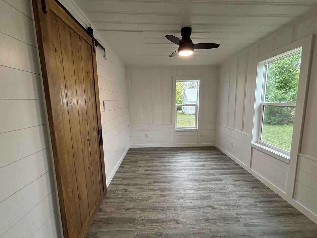 109 W 14th St - Photo 2 of 12