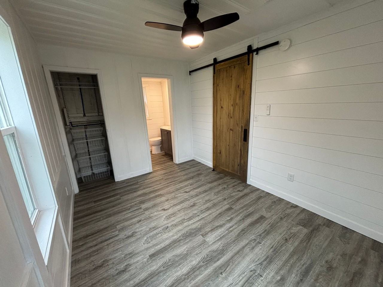 109 W 14th St - Photo 6 of 12