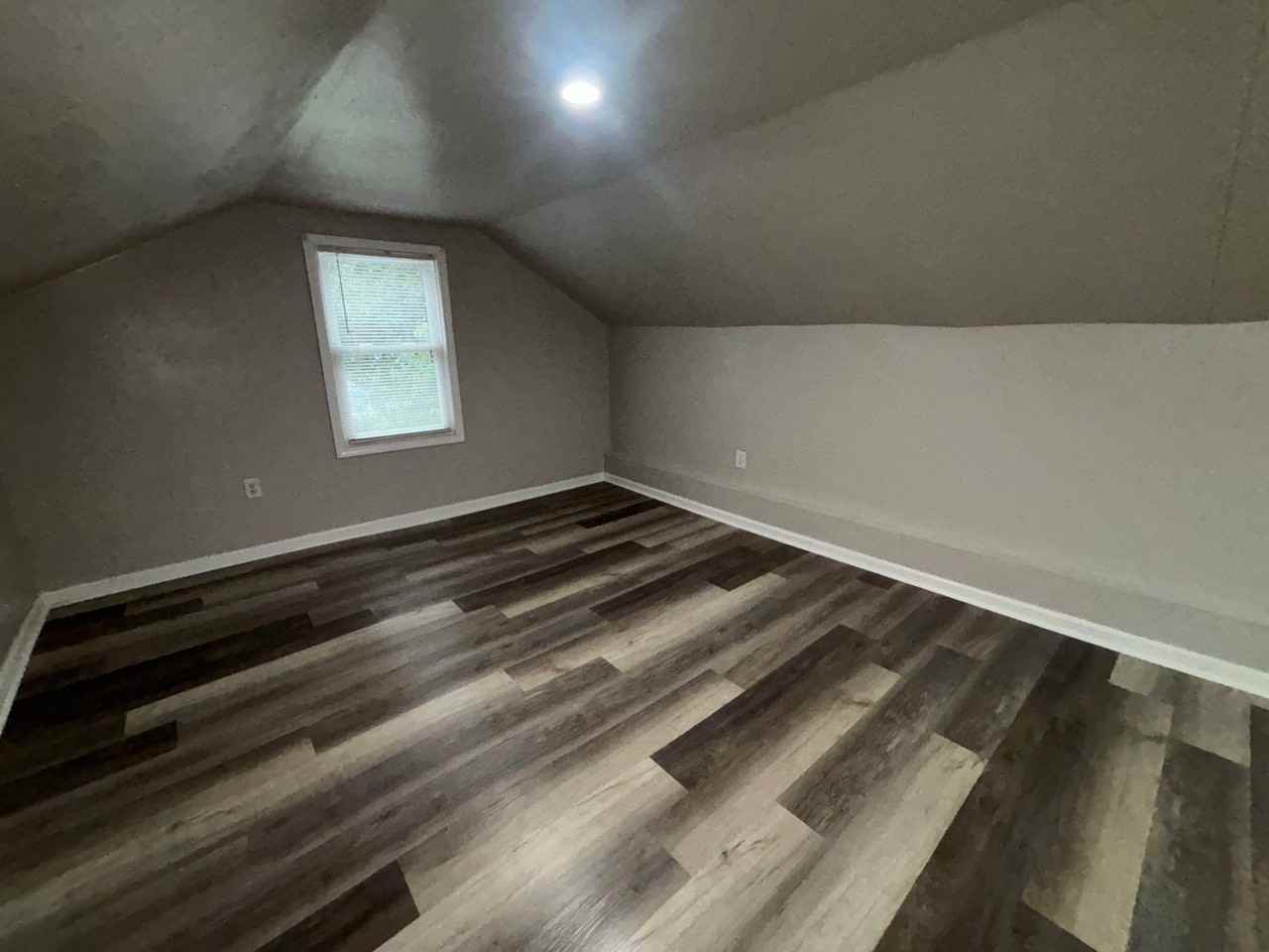 203 W Magnolia St - Photo 2 of 13