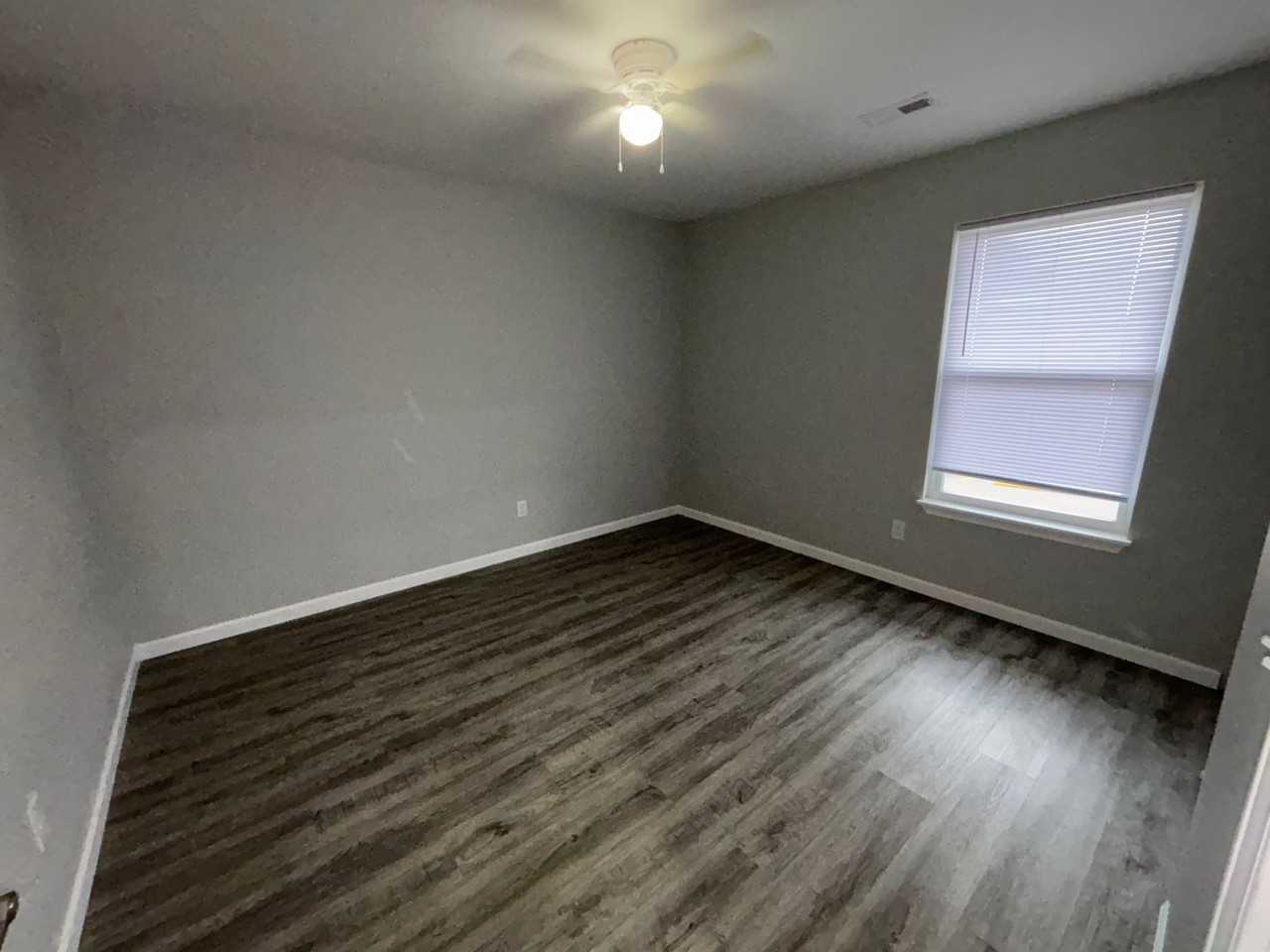 303 Grant Court - Photo 3 of 6