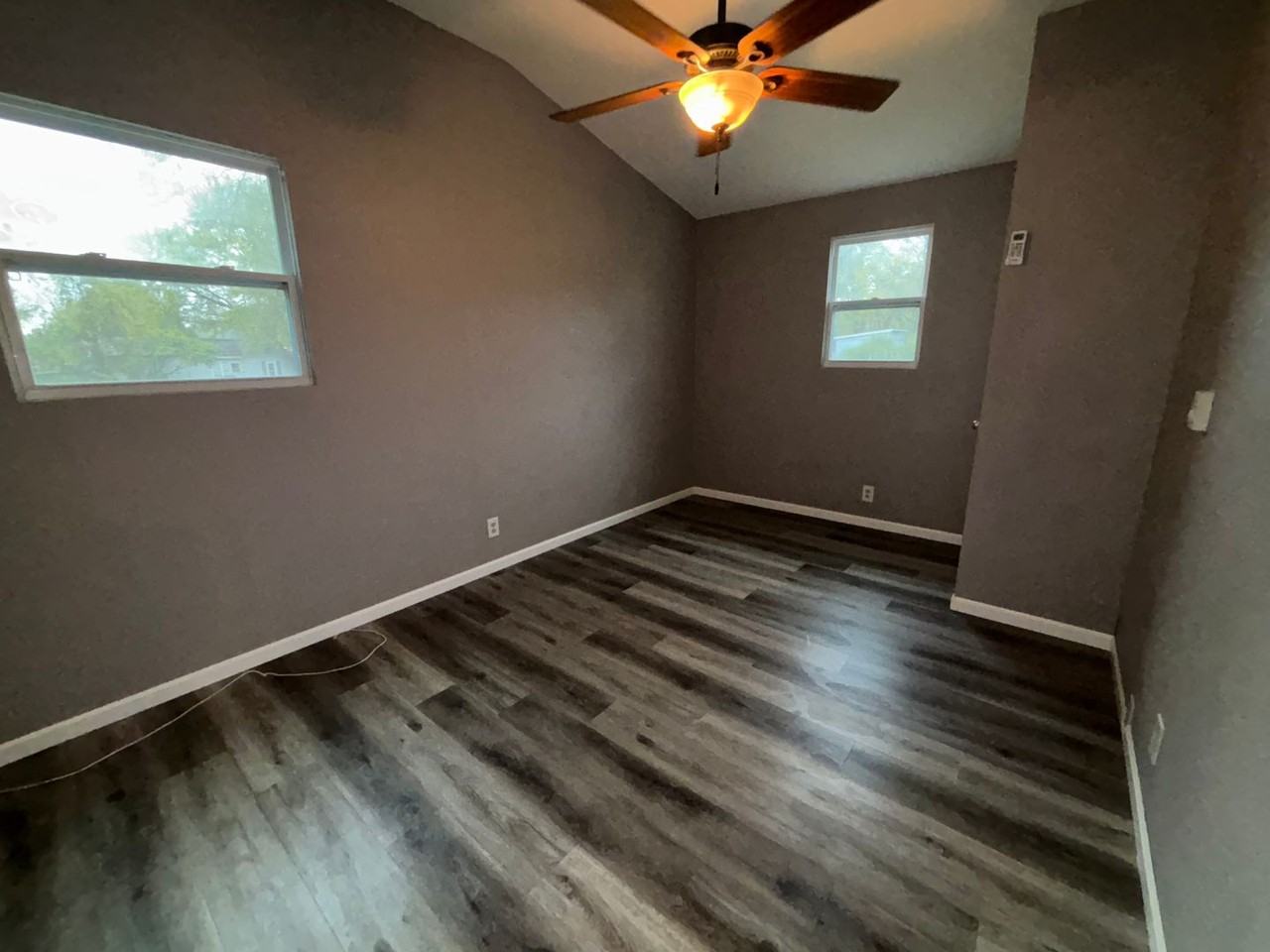 403 North Monroe Street - Photo 3 of 12