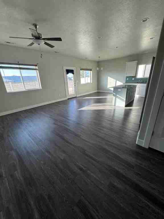 259 E 1500 N - Photo 2 of 11