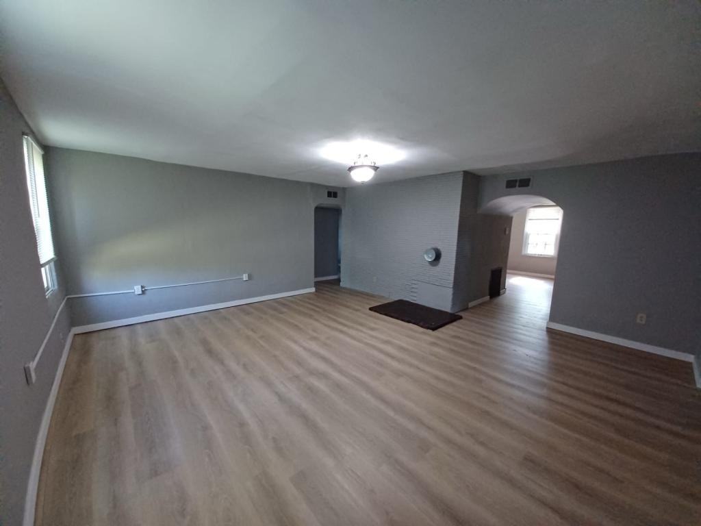 10179 Bon Oak Drive - Photo 3 of 41