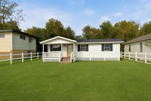 featured image of 1221 42nd Avenue