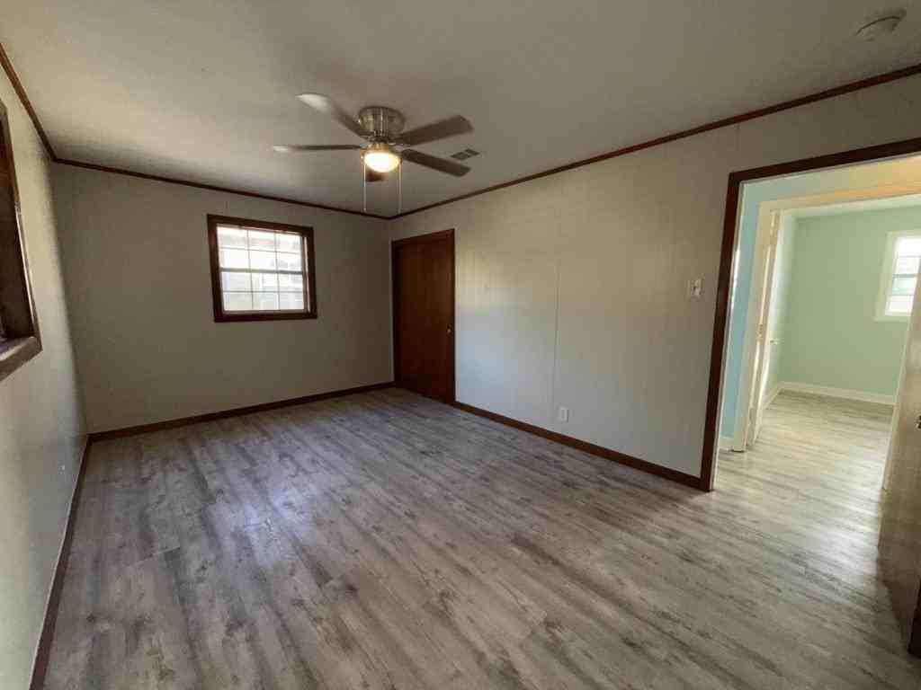 1221 42nd Avenue - Photo 6 of 12