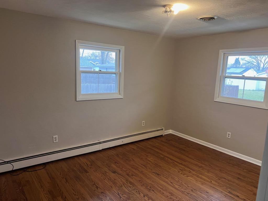 913 Curtis Avenue - Photo 3 of 9