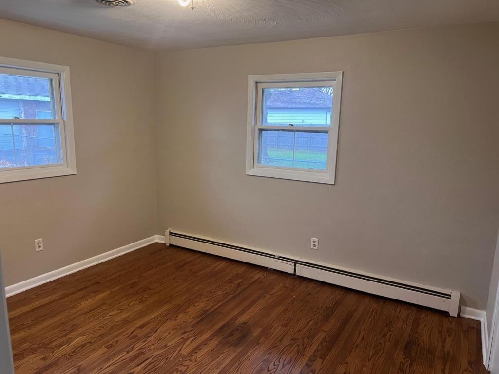 913 Curtis Avenue - Photo 5 of 9