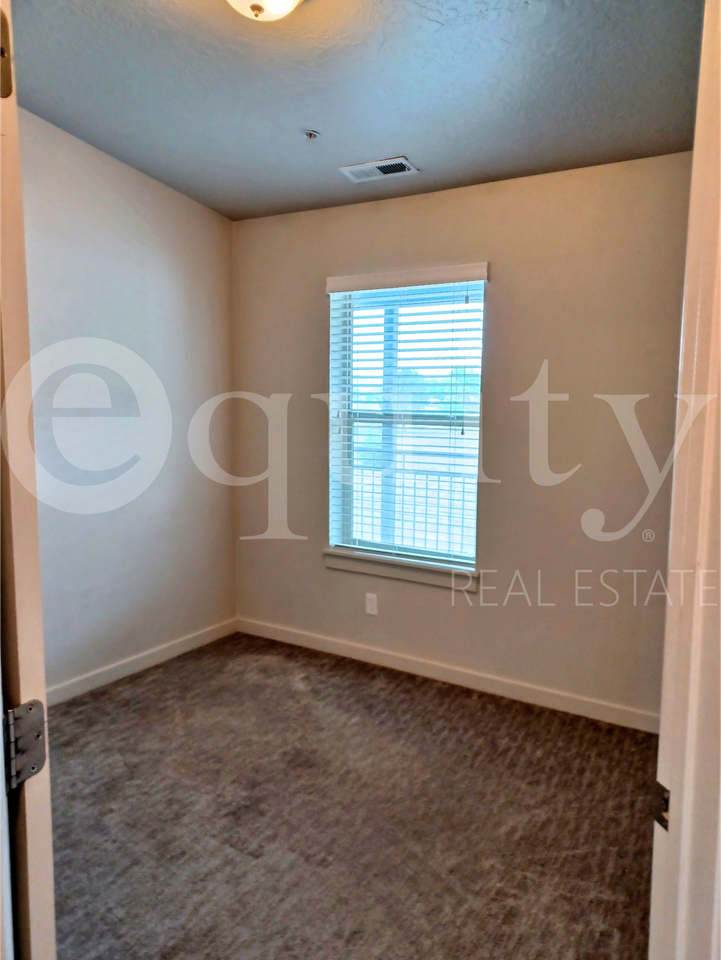 1055 W.N. #1 - Photo 6 of 20