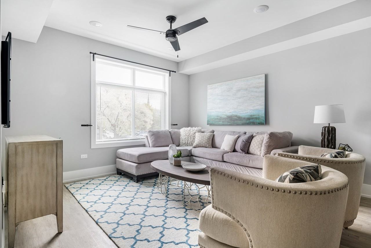 504 Lyman Ave #201 - Photo 4 of 34