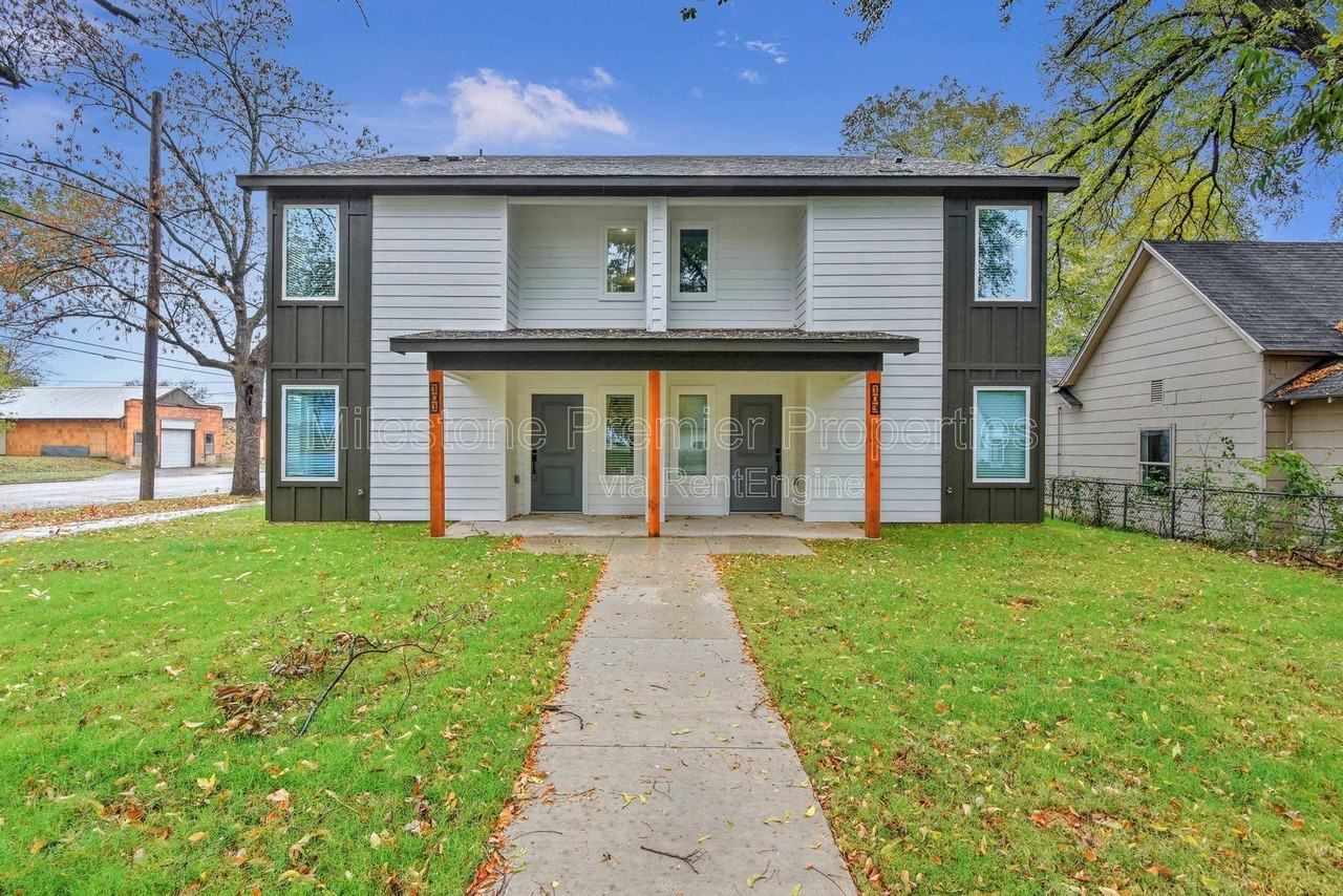 103 E Bond St #1 - Photo 2 of 13