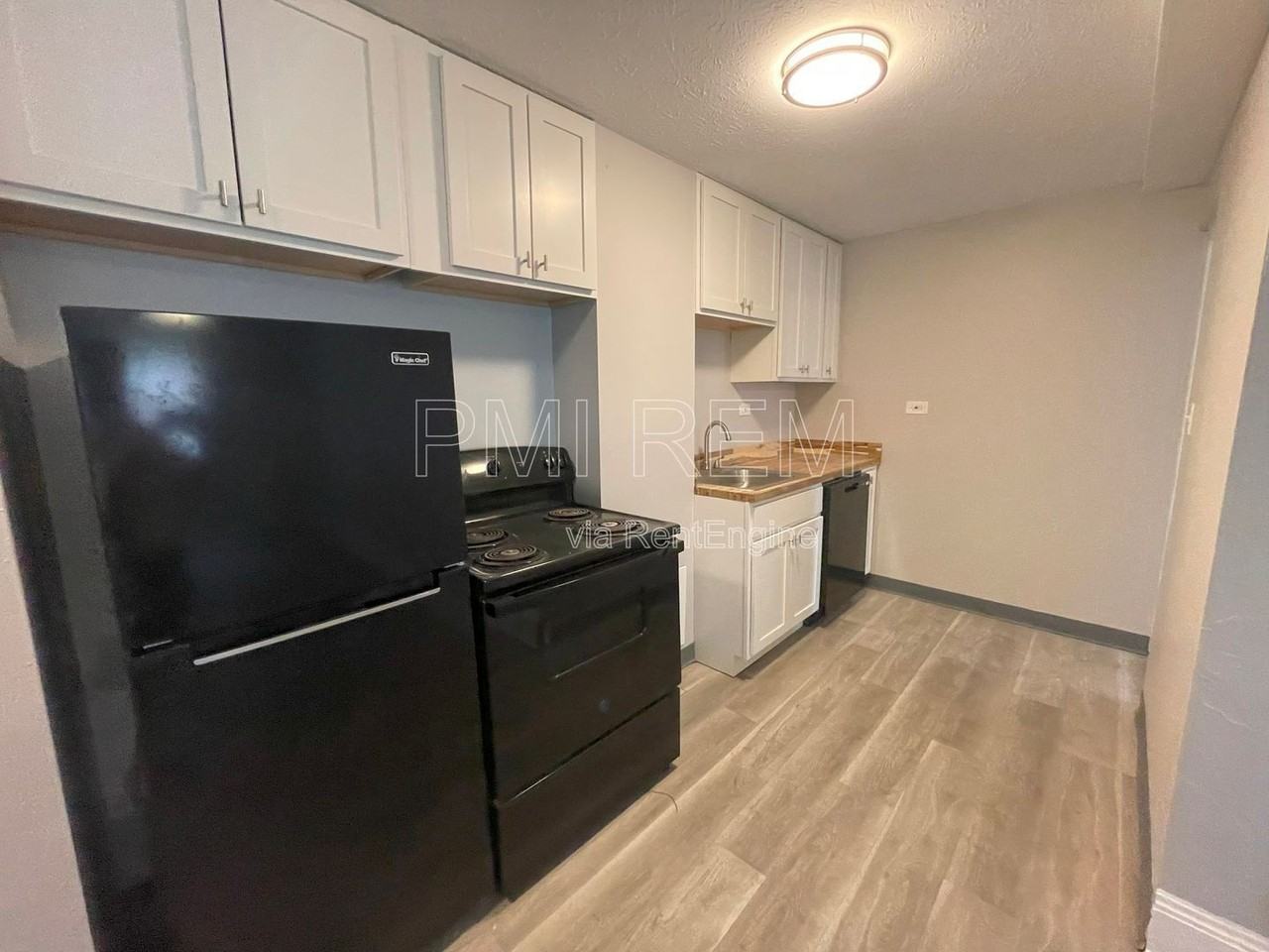 3328 Euclid Ave #206 - Photo 3 of 12