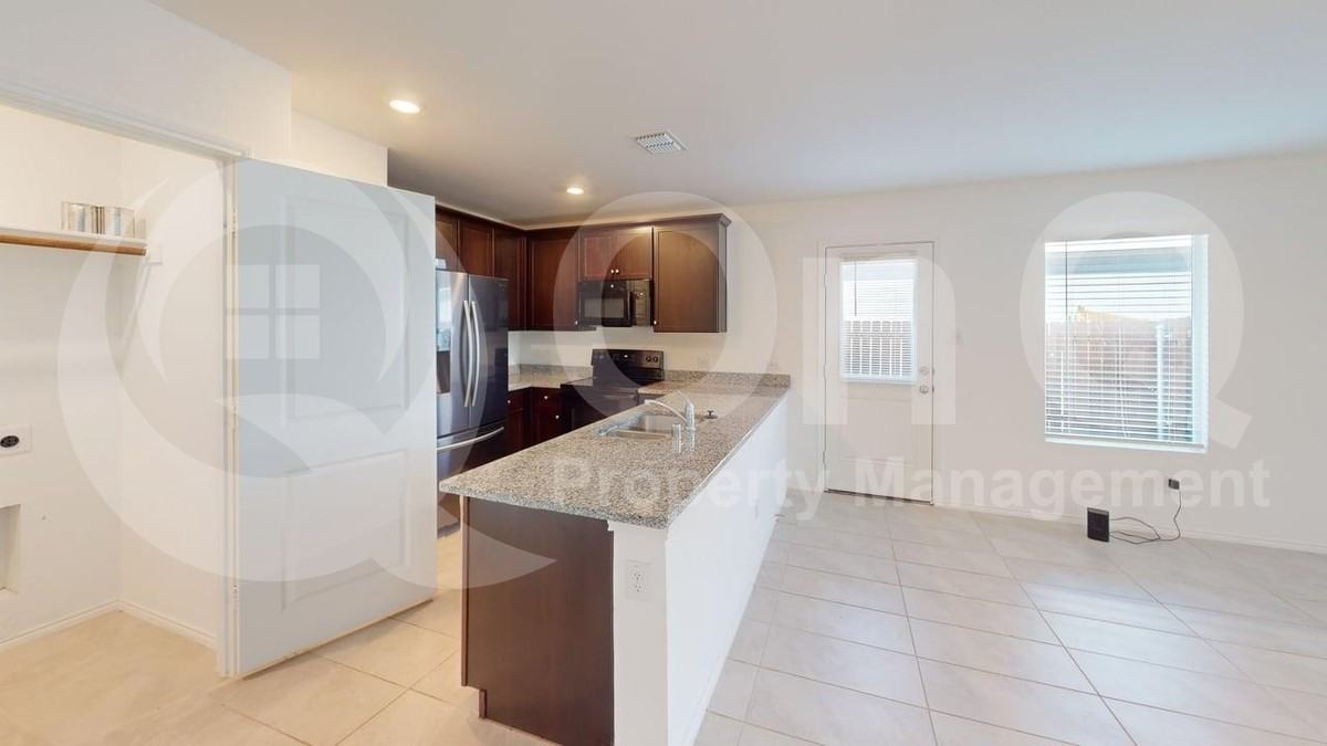 5970 Wedgemere Dr - Photo 3 of 19