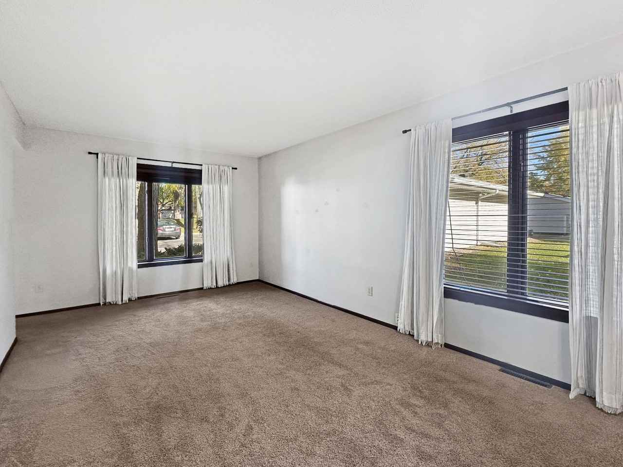 5112 41st Ave S - Photo 4 of 16