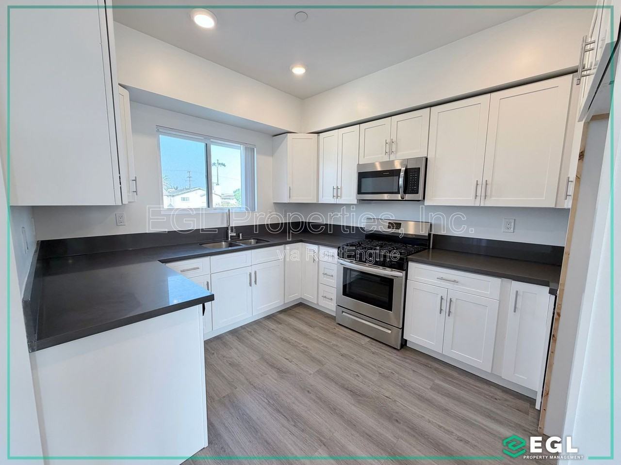 10501 Buford Ave #E - Photo 4 of 20