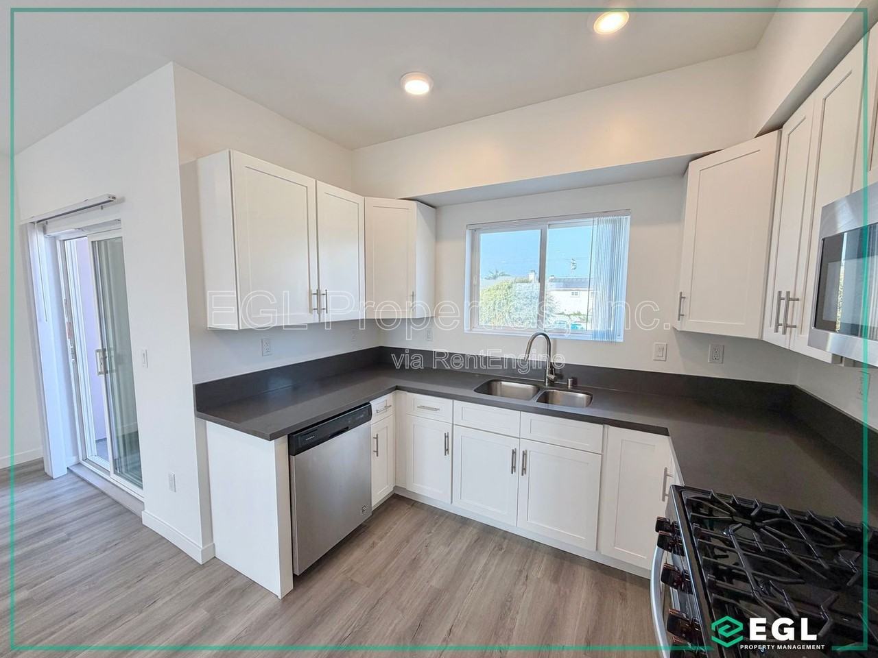 10501 Buford Ave #E - Photo 5 of 20