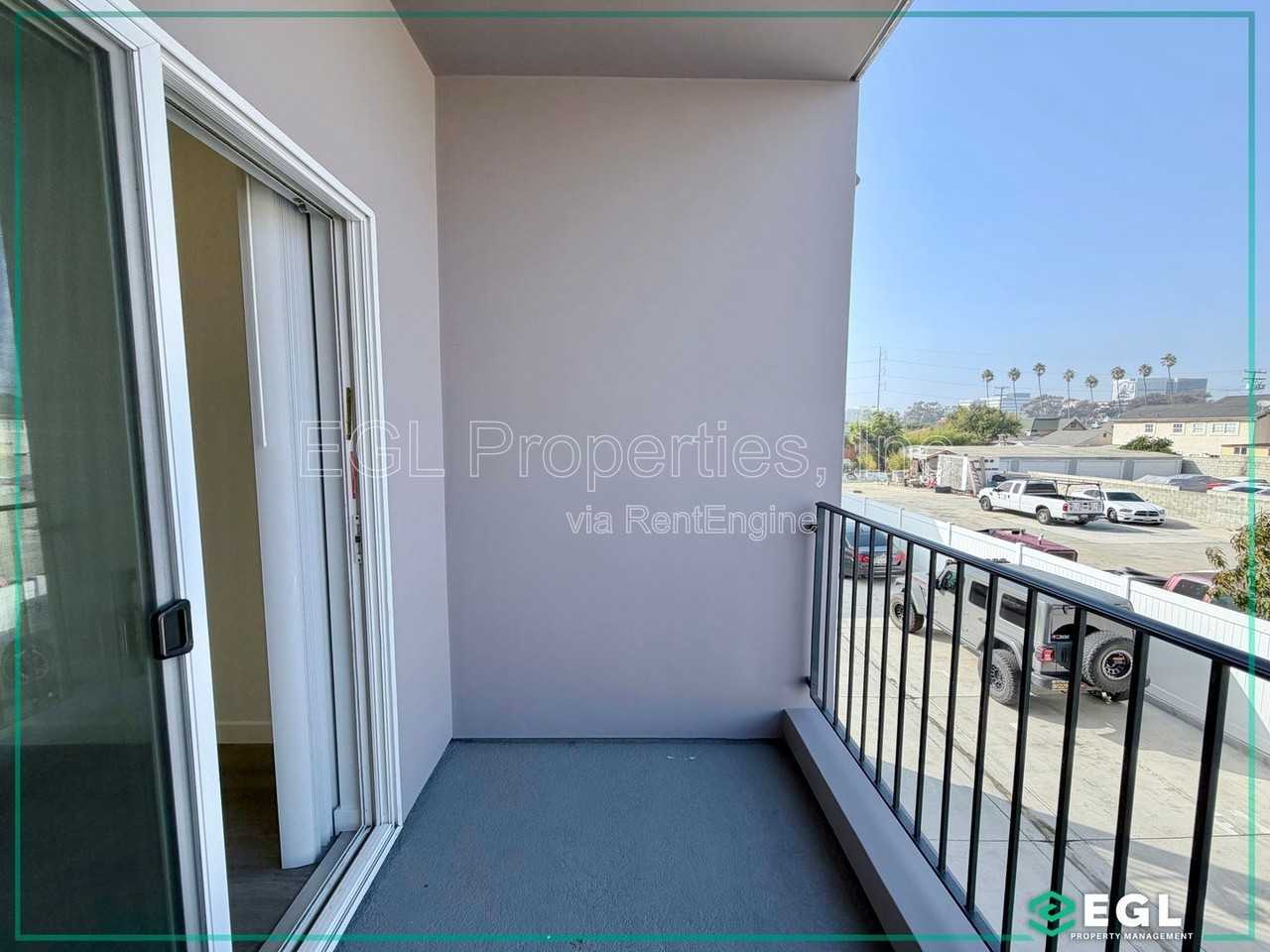 10501 Buford Ave #E - Photo 6 of 20