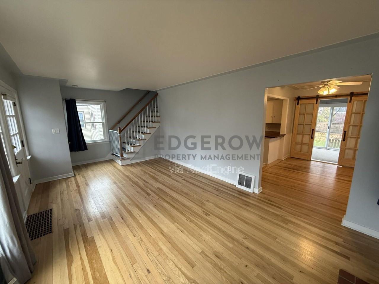 844 Reynard St Se - Photo 3 of 19