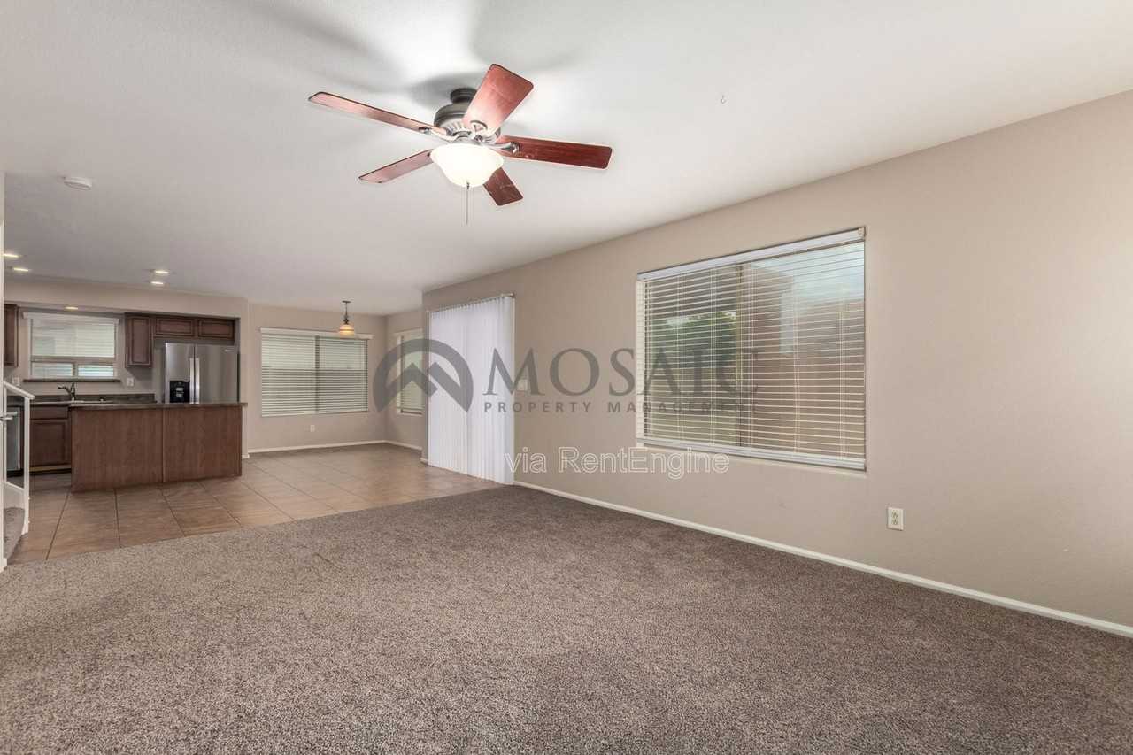 61 W Hereford Dr - Photo 6 of 32