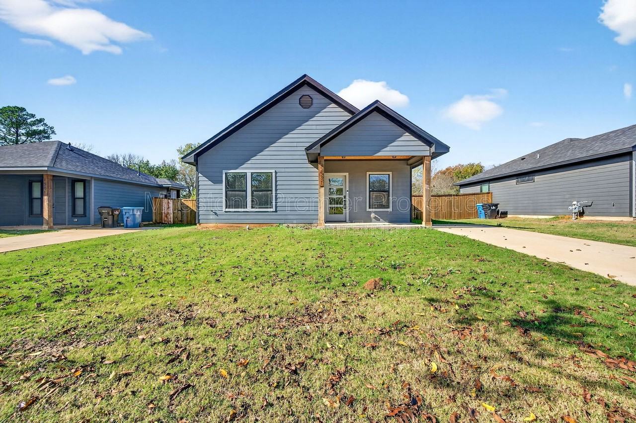 1431 S 7th Ave - Photo 3 of 22