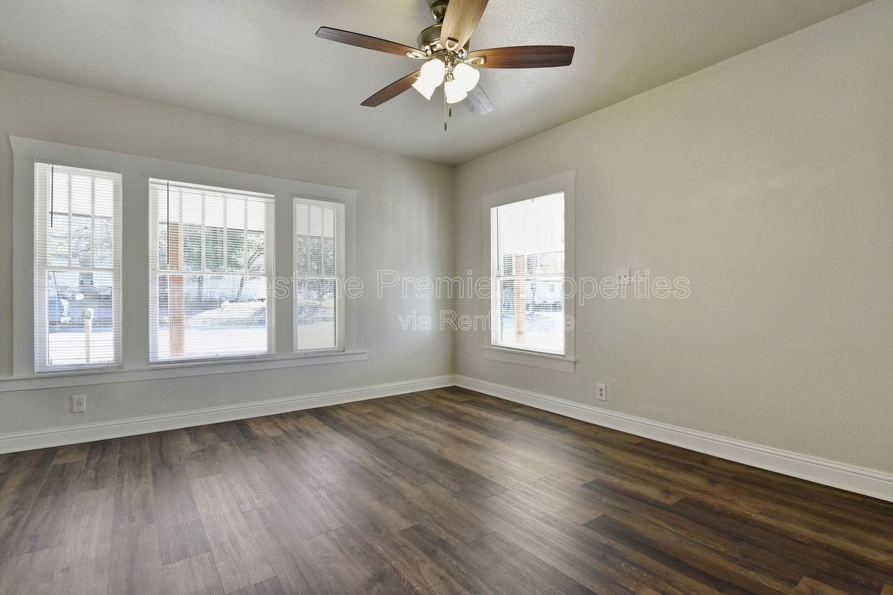 1115 S Rusk Ave - Photo 6 of 13