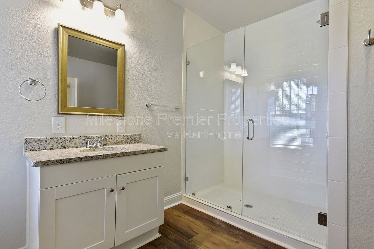 1115 S Rusk Ave - Photo 7 of 13