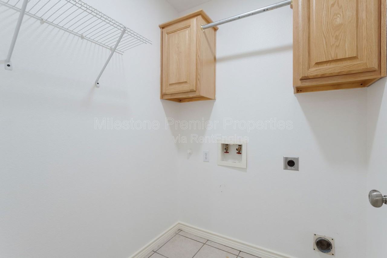 1021 Rice St #102 - Photo 6 of 19