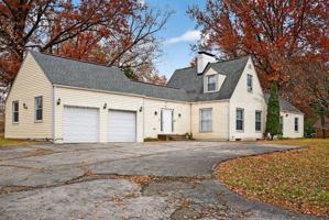 featured image of 5 Van Crest Lane