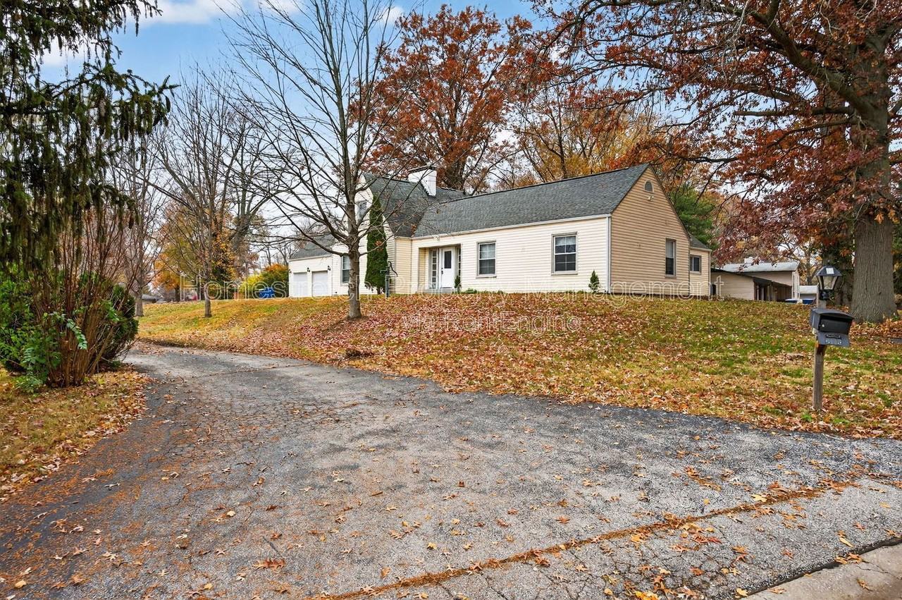 5 Van Crest Ln - Photo 2 of 50