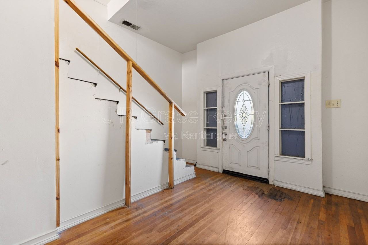 2803 Bellmead Dr - Photo 2 of 21