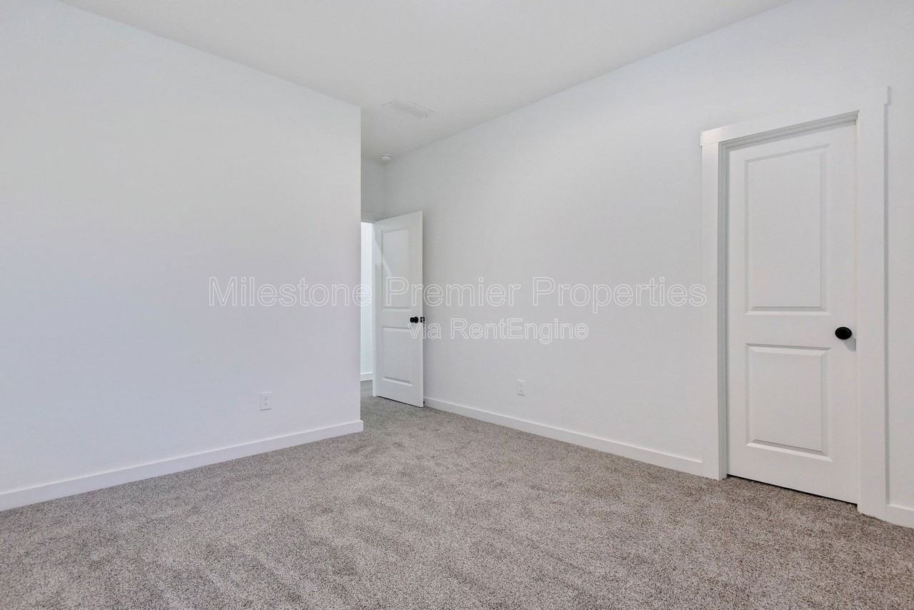 718 W Texas St #1 - Photo 5 of 11