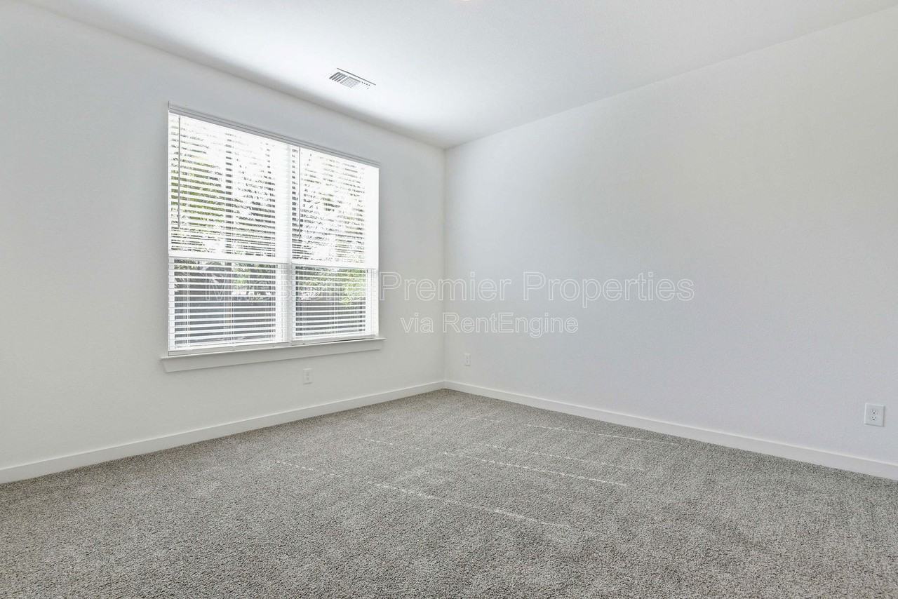 718 W Texas St #1 - Photo 7 of 11