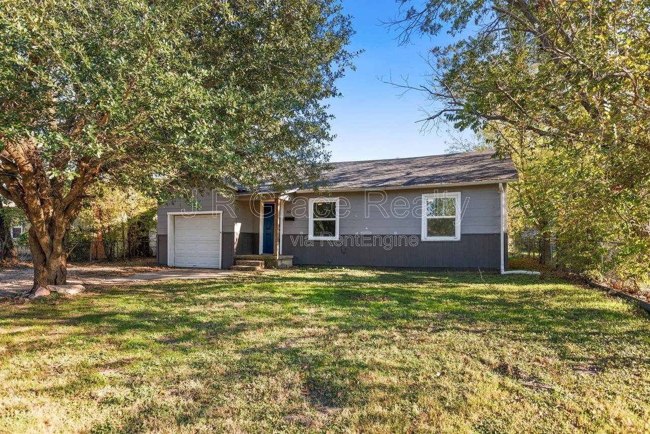 3621 Redbird St - Photo 2 of 20