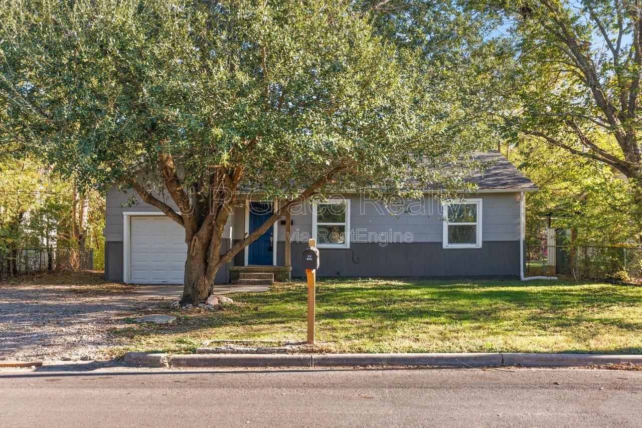 3621 Redbird St - Photo 3 of 20