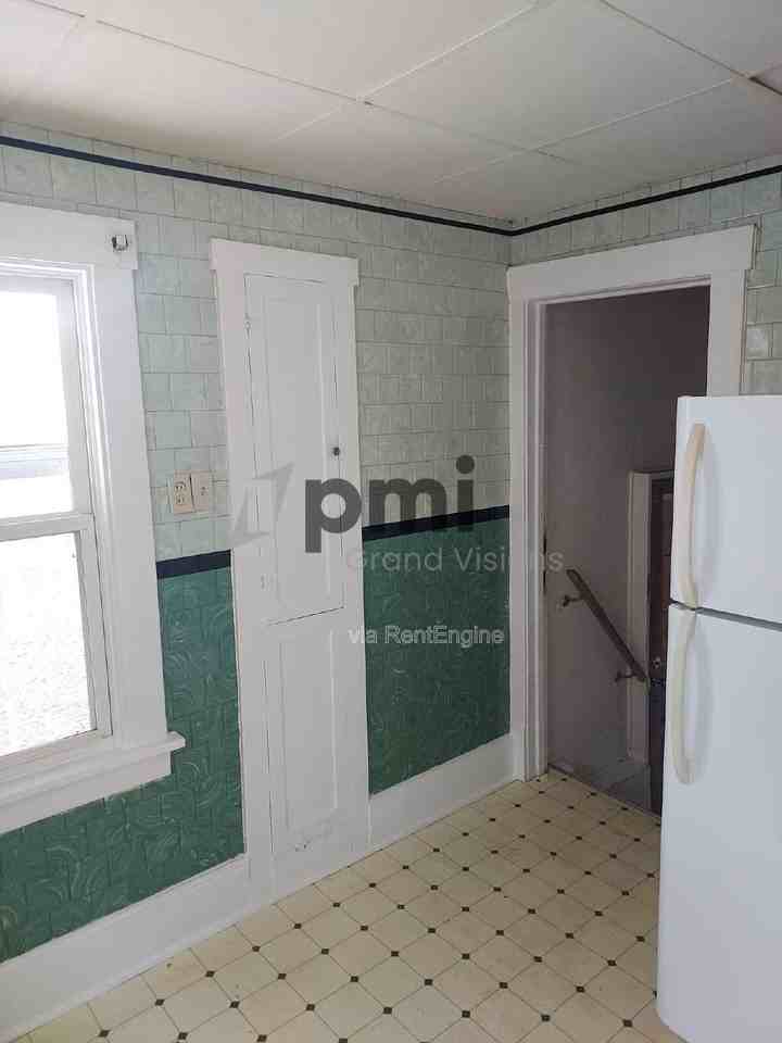 2143 E Wood St - Photo 5 of 33