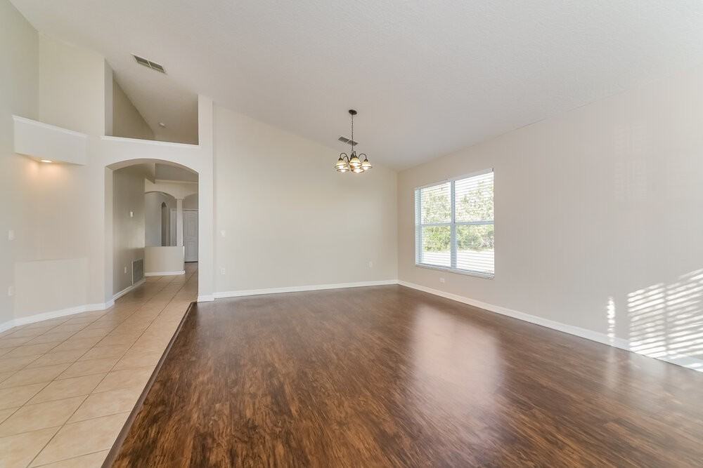 137 Thornbury Dr - Photo 3 of 16