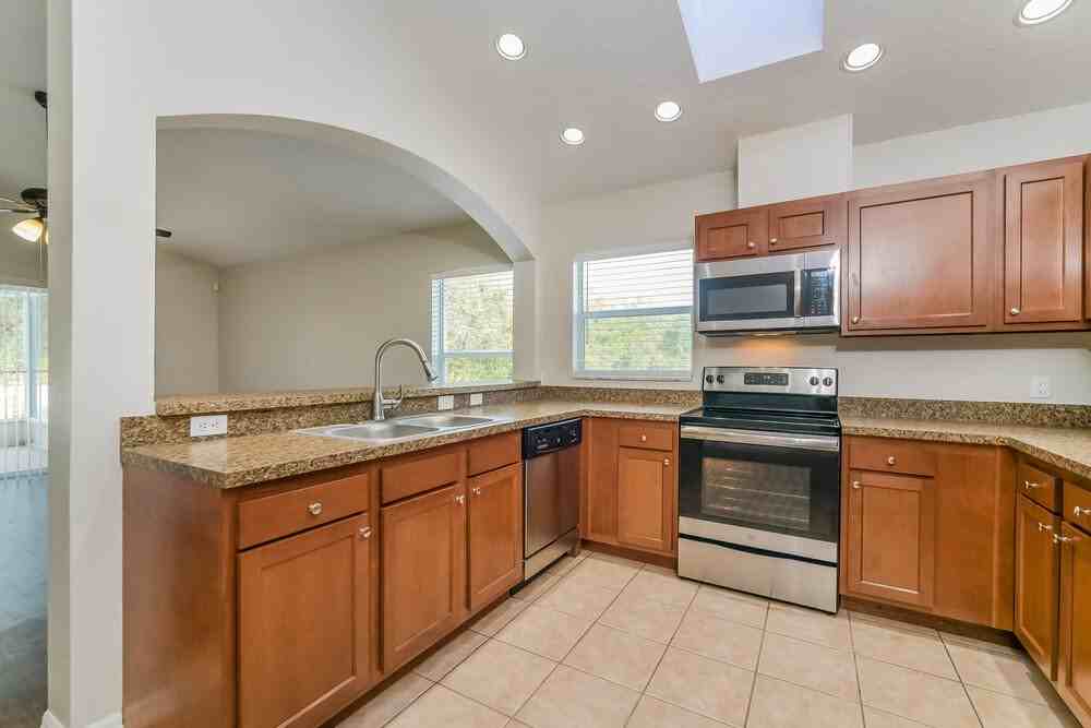 137 Thornbury Dr - Photo 5 of 16