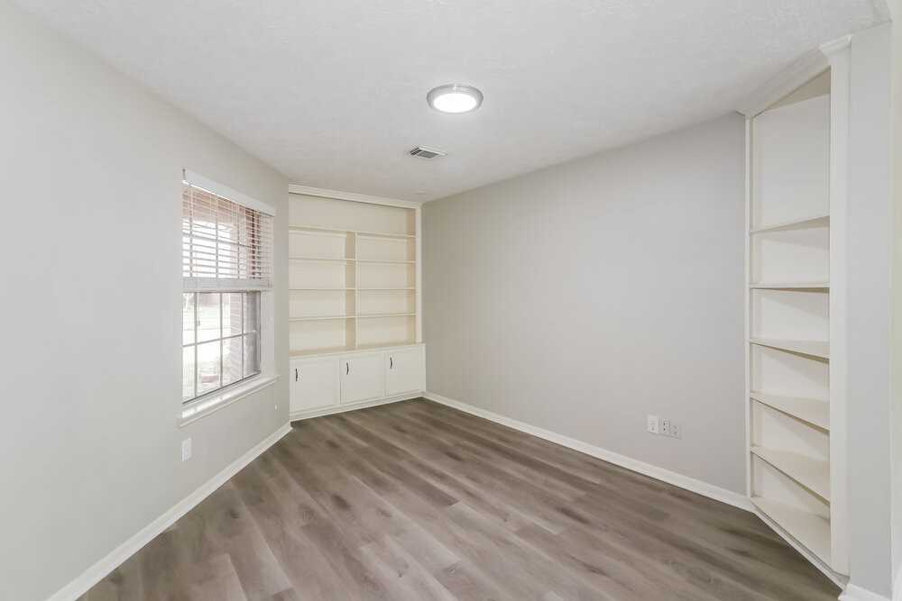 3217 Lee Cir - Photo 4 of 16