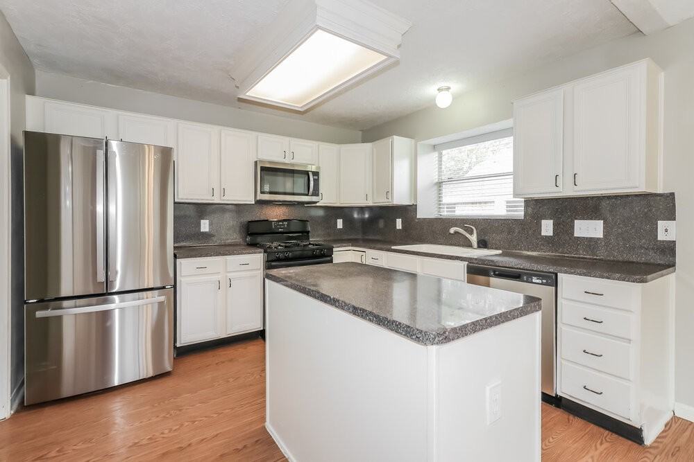 3217 Lee Cir - Photo 6 of 16