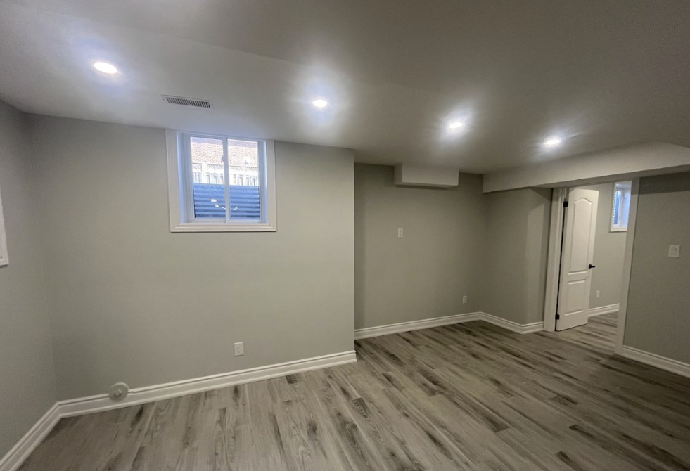22 Amboise Cres #BS - Photo 3 of 10