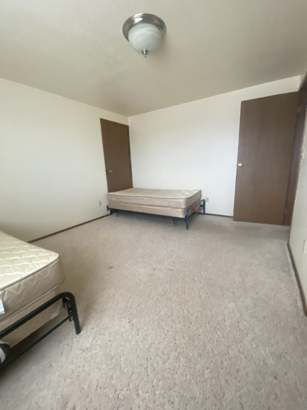 332 W 25 N - Photo 2 of 7