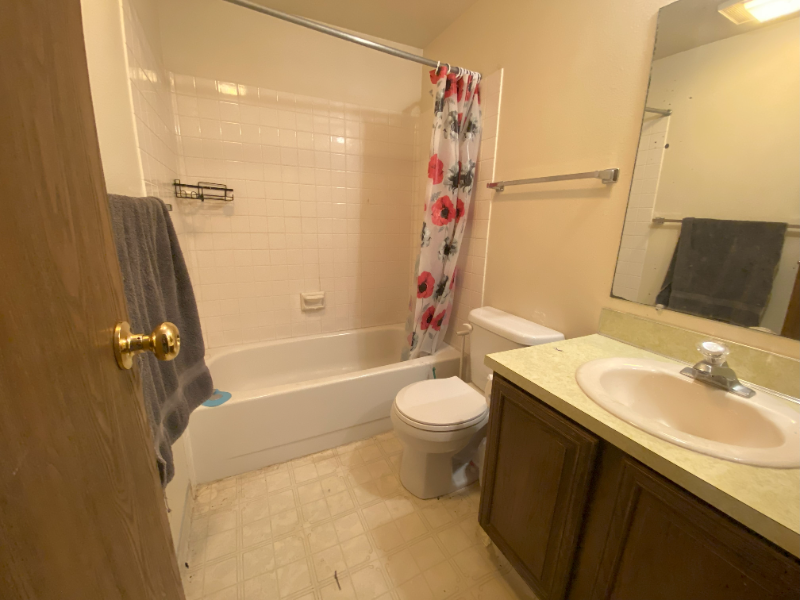 332 W 25 N - Photo 5 of 7